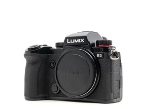 Panasonic Lumix DC-S5