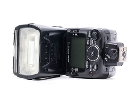 Nikon SB-700 Speedlight