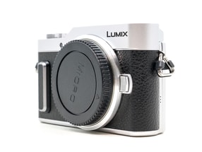 Panasonic Lumix DC-GX880