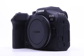Canon EOS R7