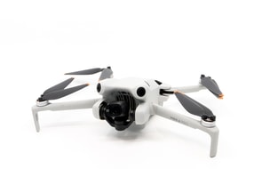 DJI Mini 4 Pro Fly More Combo