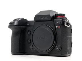 Panasonic Lumix DC-S1R