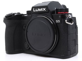 Panasonic Lumix DC-S5