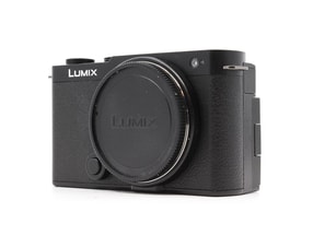 Panasonic Lumix DC-S9