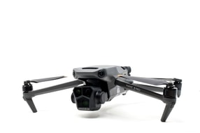 DJI Mavic 3 Pro Fly More Combo
