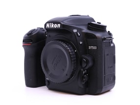 Nikon D7500