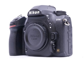 Nikon D780