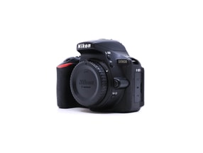 Nikon D5600