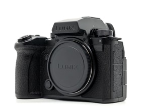 Panasonic Lumix S5 IIX