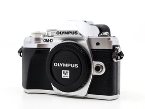 Olympus OM-D E-M10 Mark III
