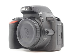 Nikon D5600