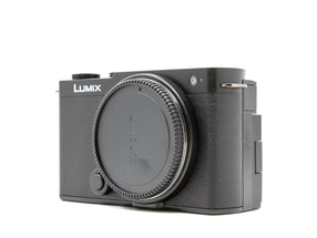 Panasonic Lumix DC-S9