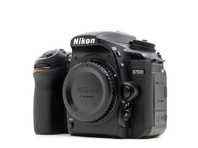 Nikon D7500