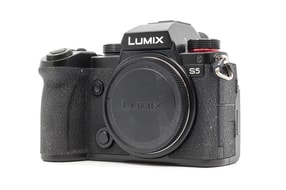 Panasonic Lumix DC-S5