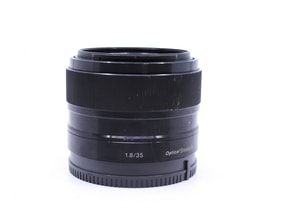 Sony E 35mm f/1.8 OSS