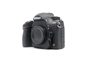 Nikon D780