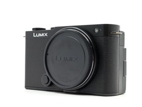 Panasonic Lumix DC-S9