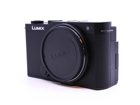 Panasonic Lumix DC-S9