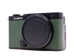 Panasonic Lumix DC-S9